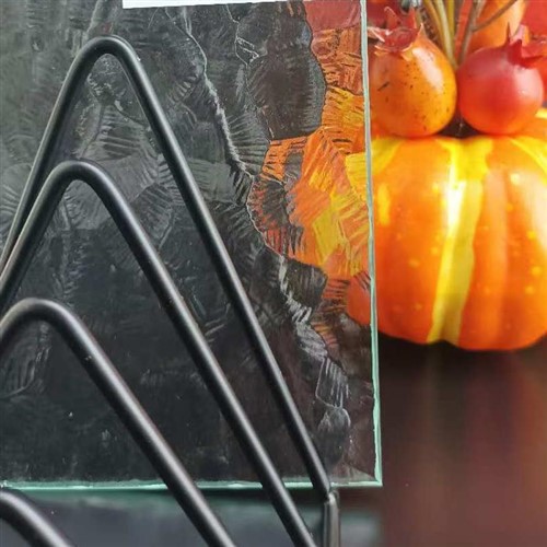 Staklo sa uzorkom plutajućeg stakla